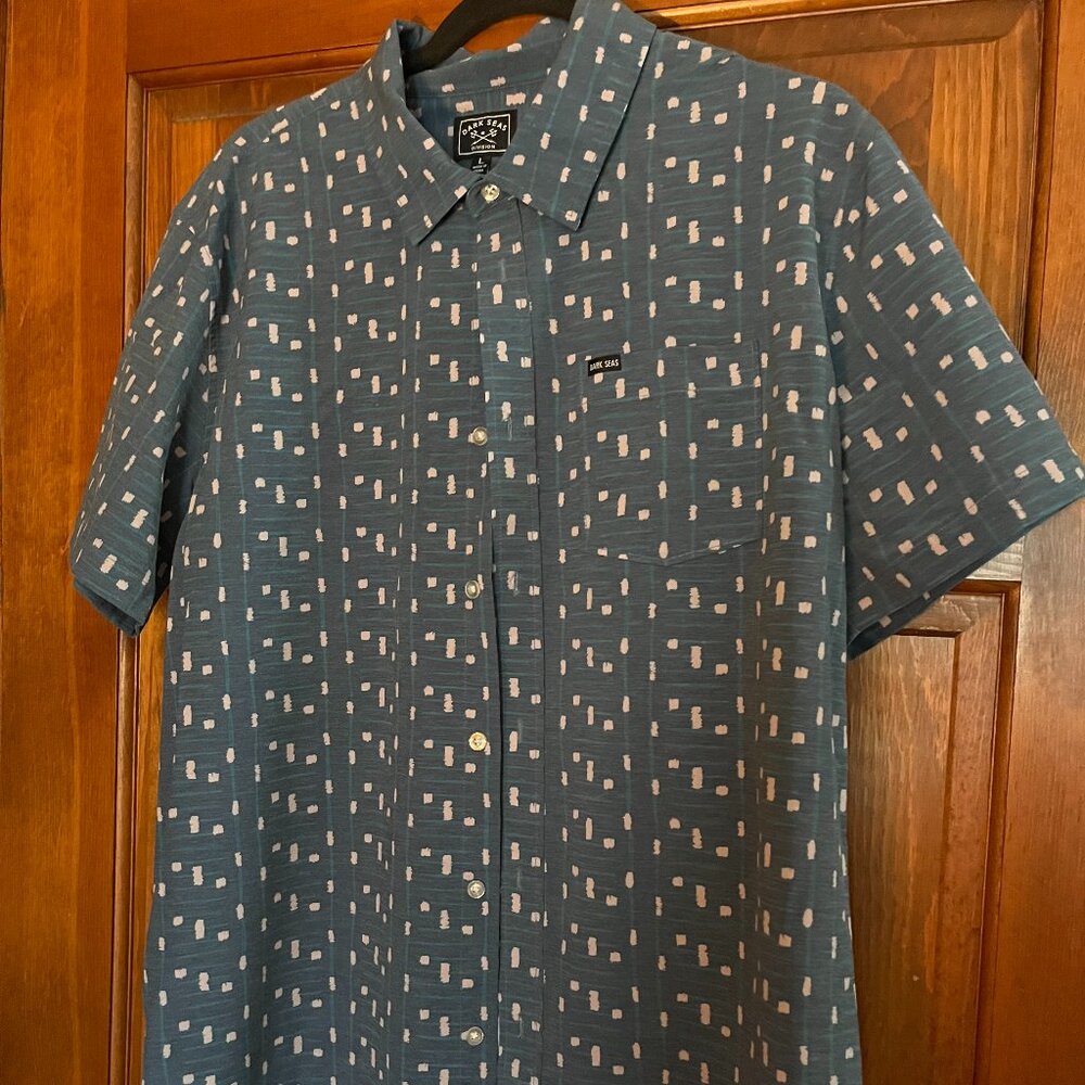 Men's Dark Seas Short Sleeve Shirts - Size L